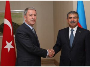 Azərbaycan və Türkiyə müdafiə nazirləri arasında telefon danışığı oldu