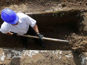Qəbir qazarkən dəhşət yaşandı: 4 nəfər öldü – Səbəbi bilinmir