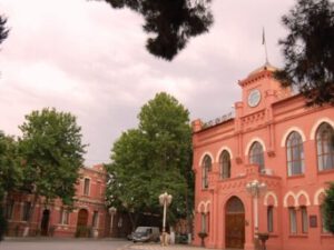 Azərbaycan Dövlət Aqrar Universitetində 17 minlik rüşvət qalmaqalı – maliyyə rəisi ilə rektorun adı keçir…