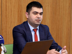 Nazir şöbə müdirini direktor təyin etdi