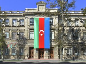 İki nəhəng  inhisarçı qurum birləşir: alqışlayanlar da var, daha ziyanlı sayanlar da