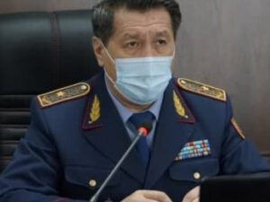 Qazaxıstanda general intihar etdi