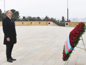 İlham Əliyev Şəhidlər xiyabanını ziyarət etdi