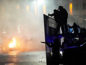 Sosial-siyasi partlayış, yoxsa inqilabın idxal ssenarisi – Qazaxıstana diqqət