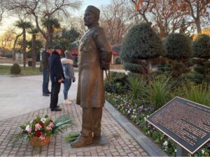 Tağıyevin heykəlini zədələyən şəxslər deputatın şirkətinin işçiləri olub – “Kontakt Home” təsdiqlədi