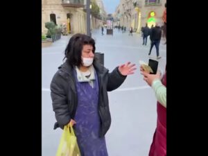 Sosial şəbəkələrdə fenomen olan azərbaycanlı qadın öldü – VİDEO
