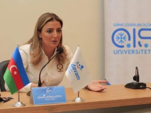 Könül Nurullayeva “Gənc Liderlər üçün Qış Universiteti”ndə təqdimatla iştirak edib