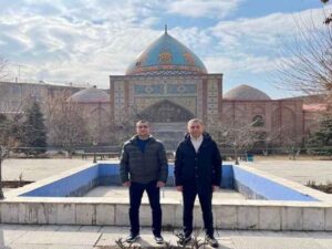 Azərbaycanlı deputat İrəvandakı Göy məsciddə ermənilərə meydan oxudu: “Tezliklə…“ / FOTO