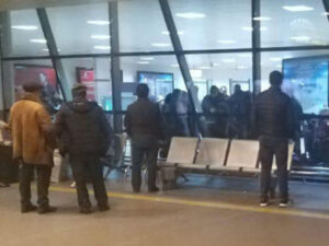 Ukraynada olan Azərbaycan vətəndaşlarının bir qismi Bakıya qayıdıb – FOTO