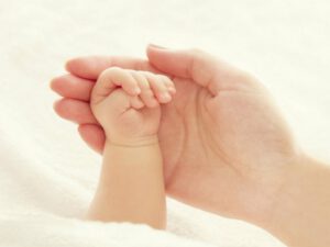 Bakıda 15 yaşlı qız uşaq dünyaya gətirdi, özü və körpəsi öldü