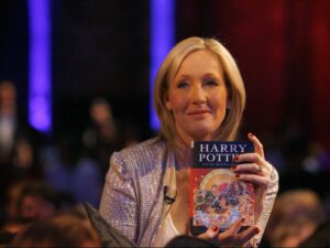 “Harri Potter”in müəllifindən Ukraynaya milyonluq YARDIM