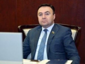 Deputat Elnur Allahverdiyevə Rusiyaya dəstək ittihamı – Bu FOTO müzakirələrə səbəb oldu
