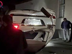 Azərbaycanda DYP rəisi sərxoş vəziyyətdə qəza törətdi – “Land Cruiser” aşdı – FOTO