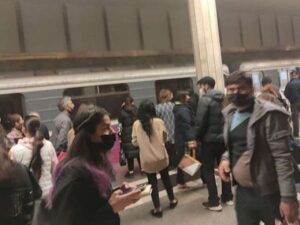Bakı metrosunda nə baş verir? – Sərnişinlər təxliyə edildi