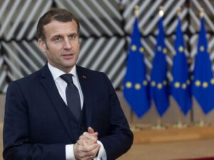 Fransa Konstitusiya Şurası Makronu ölkə prezidenti elan edib