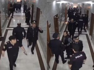 Qapalı məkanda polislər niyə tibbi maska taxmayıb? – VİDEO