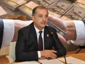 İcra başçısının məhkəməsində etiraf: “Hər ay 140 nəfərin maaşı ona çatırdı”