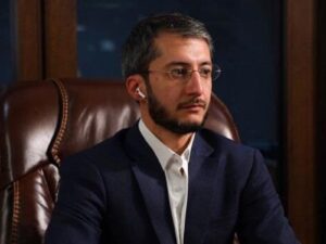 Tanınmış bloger “patı” ilə yaxalandı – VİDEO