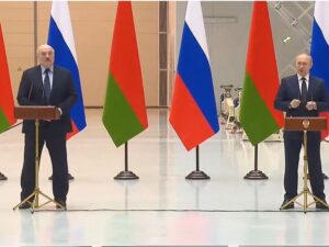 Lukaşenko Putindən polkovnik rütbəsi İSTƏDİ