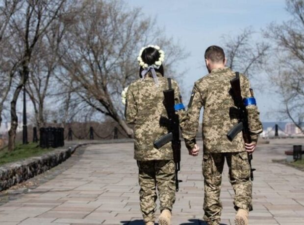 Ukraynada “Zoom”la evlənməyə icazə verilib