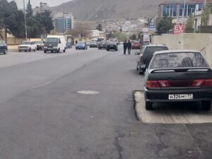 Maşını götürmədən yolu asfaltladılar – Gülünc mənzərə – Açıqlama-FOTO