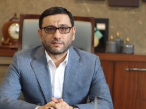 Xütbə zamanı Hacı Şahinə qarşı təxribat: Təhqir etdilər