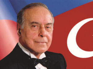 Heydər Əliyevin anadan olmasının 99-cu ildönümüdür