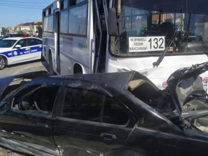 Sərnişin avtobusu minik maşını ilə toqquşdu – Xəsarət alanlar var