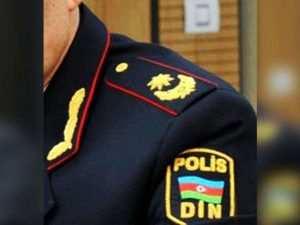 Polis idarəetməni itirib maşını aşırdı: Vəziyyəti ağırdır