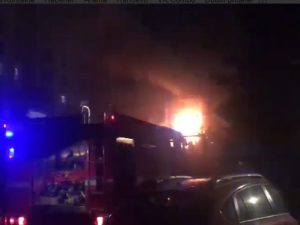 Bakıda çoxmərtəbəli yaşayış binasında yanğın – Sakinlər təxliyə edildi