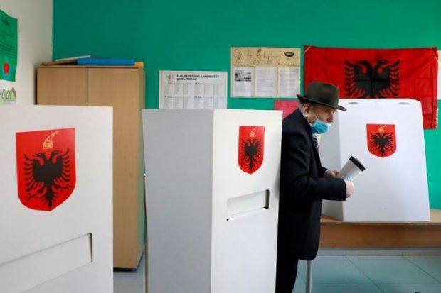 Bayram Albaniyanın prezidenti seçildi – FOTO