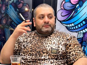 Elcan Rəsulovdan illər sonra gələn ETİRAF: “Bütün diplomlarımı yandırdım!” – VİDEO