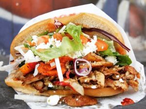 Azərbaycanda dönərdən kütləvi zəhərlənənlərin ADLARI – YENİLƏNİB