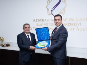 Mərkəzin direktoru təqaüdə GÖNDƏRİLDİ