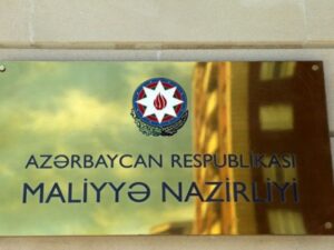 Maliyyə Nazirliyinə hazırda o rəhbərlik edir: üç müavin vəzifəsi boşdur