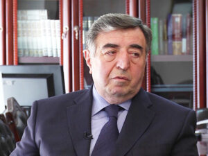 Əhməd Əhmədzadə “Şərəf” ordeni ilə təltif edildi