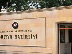 Rezidentlərin maaşı niyə verilmir? – Nazirlikdən açıqlama