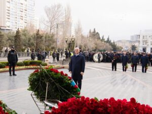 DTX əməkdaşları “Ana harayı” abidəsini ziyarət ediblər – FOTO