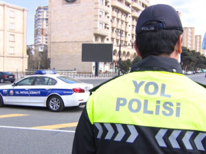 Yol polisi 8 Martla bağlı sürücülərə müraciət etdi