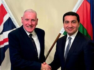 Hikmət Hacıyev Britaniya Müdafiə Nazirliyinin dövlət naziri ilə görüşüb