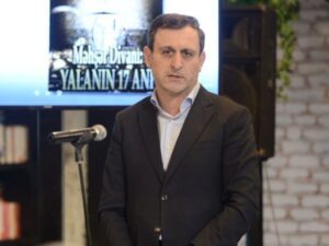 Səsi susan, ruhu millətin daxilində danışmaqda davam edən adam – Rasim Balayev – Adəm İsmayıl BAKUVİ Səsi susan, ruhu millətin daxilində danışmaqda davam edən adam – Rasim Balayev – Adəm İsmayıl BAKUVİ